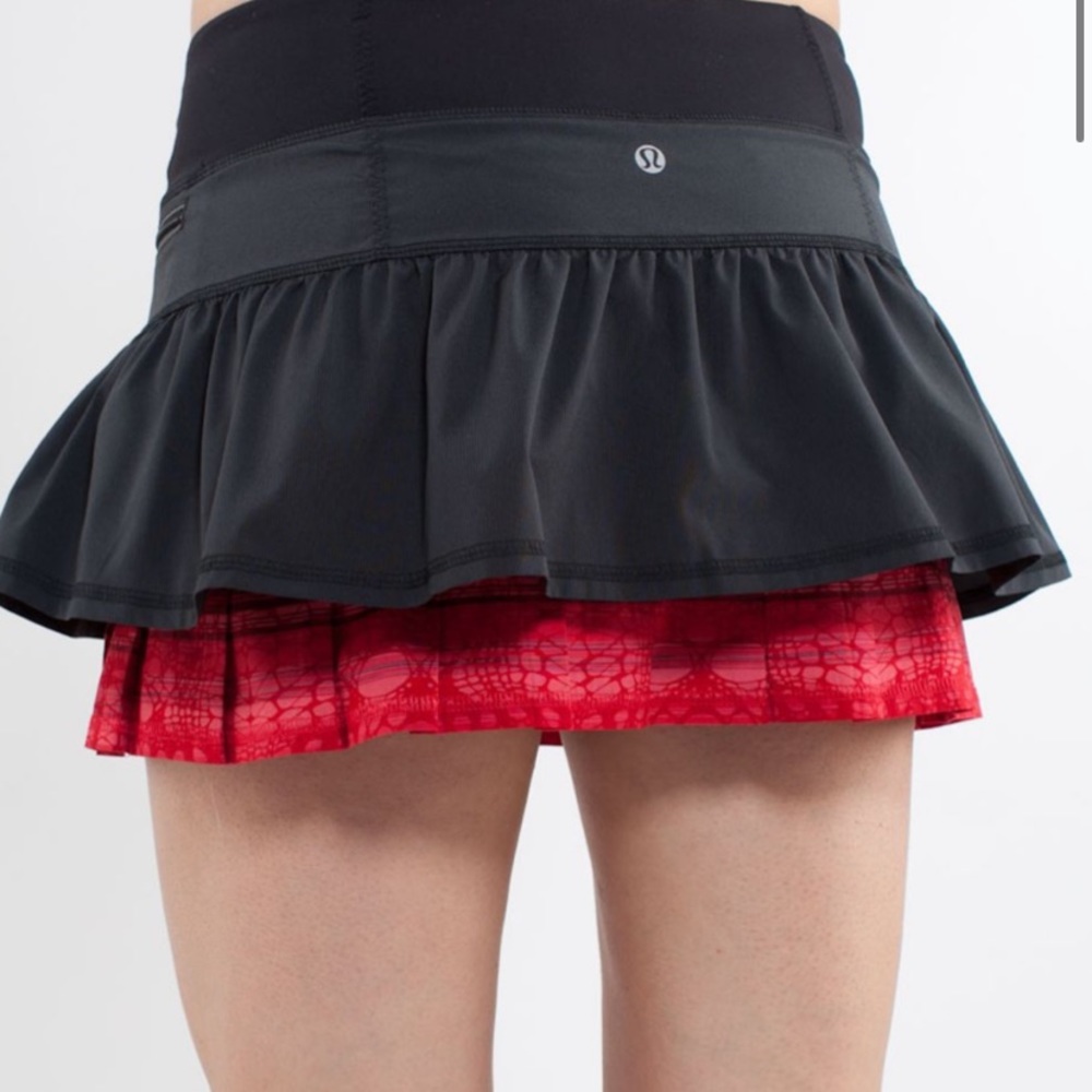 -SOLD- Luluemon Skirt size 6